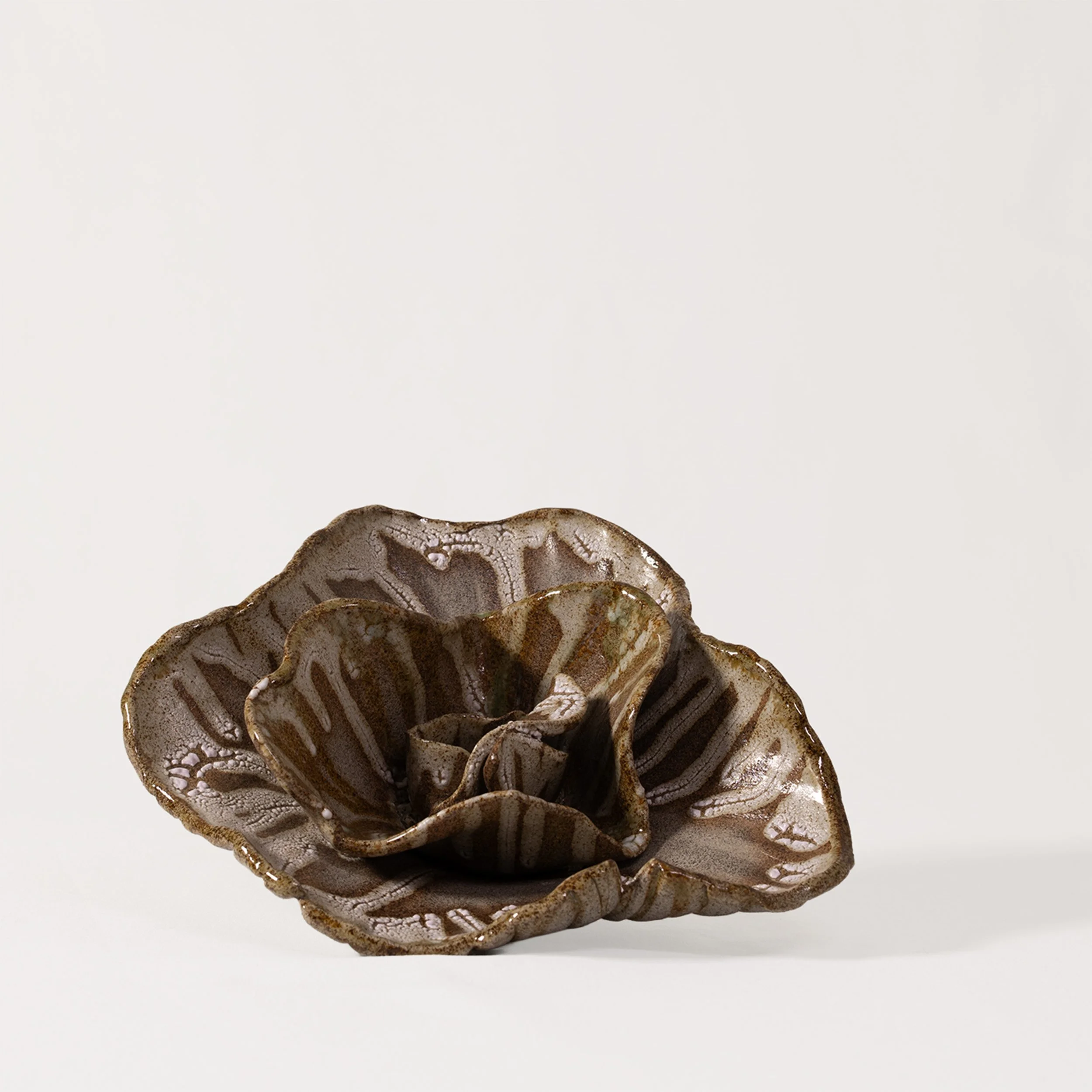 2. Iso Ruskea kukka_PS30.jpg