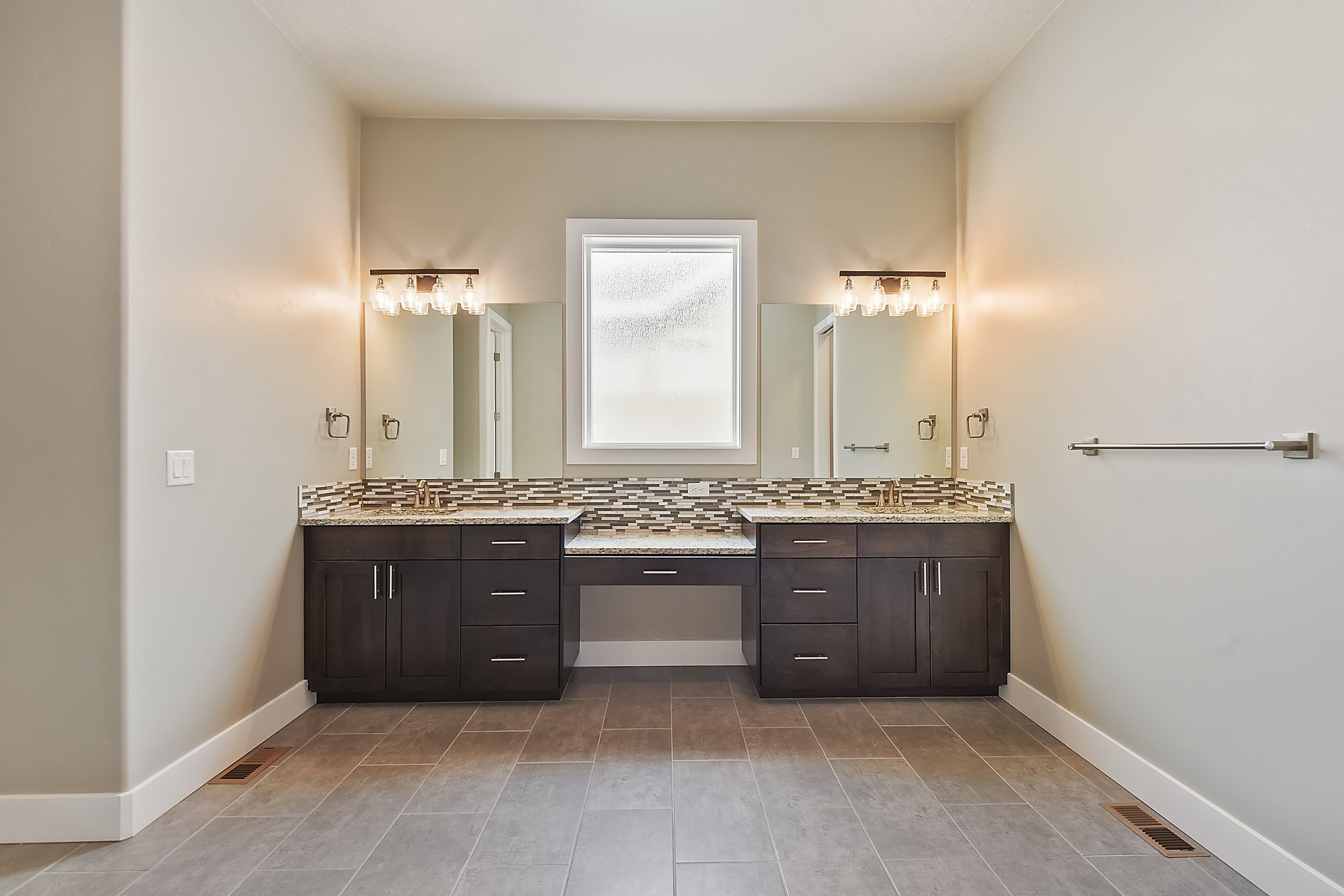 020_Master Bathroom.jpg