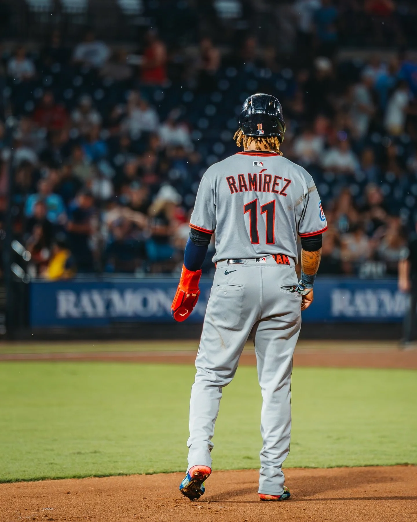 My hometown Guardian’s came to town so I figured I’d take a shot at some @mlb photography📸
@raysbaseball x @cleguardians 
#photo #mlb #sport #tampa #cleveland #baseball