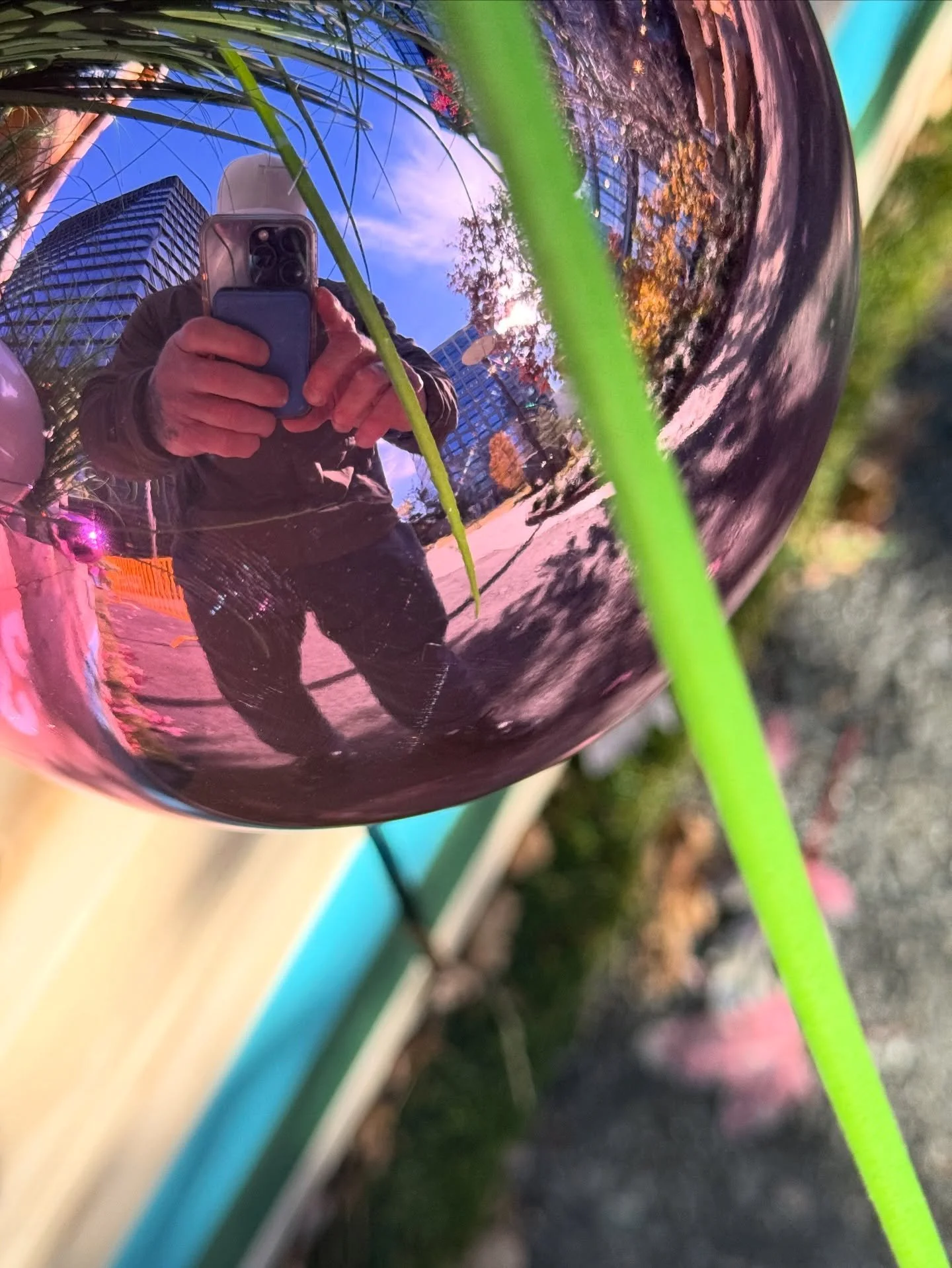 Not perfect. Just real🖤

Best day of the year.
Grateful beyond words. 🤍

Not all my kids were here &mdash; and that truth doesn&rsquo;t disappear.
But leadership starts at the top &mdash; at home, in business, in the body.

Bodywork isn&rsquo;t jus