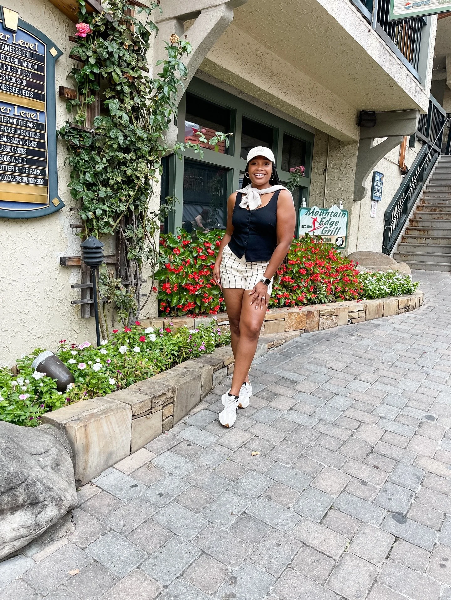 #ElevatedMoments 🎬September Edition🎬

This September was one for the books. Definitely a month to remember. 🥂 #SeptemberToRemember

From birthday celebrations that reminded me how much joy is found in simple moments&hellip;

To an impromptu meet-u