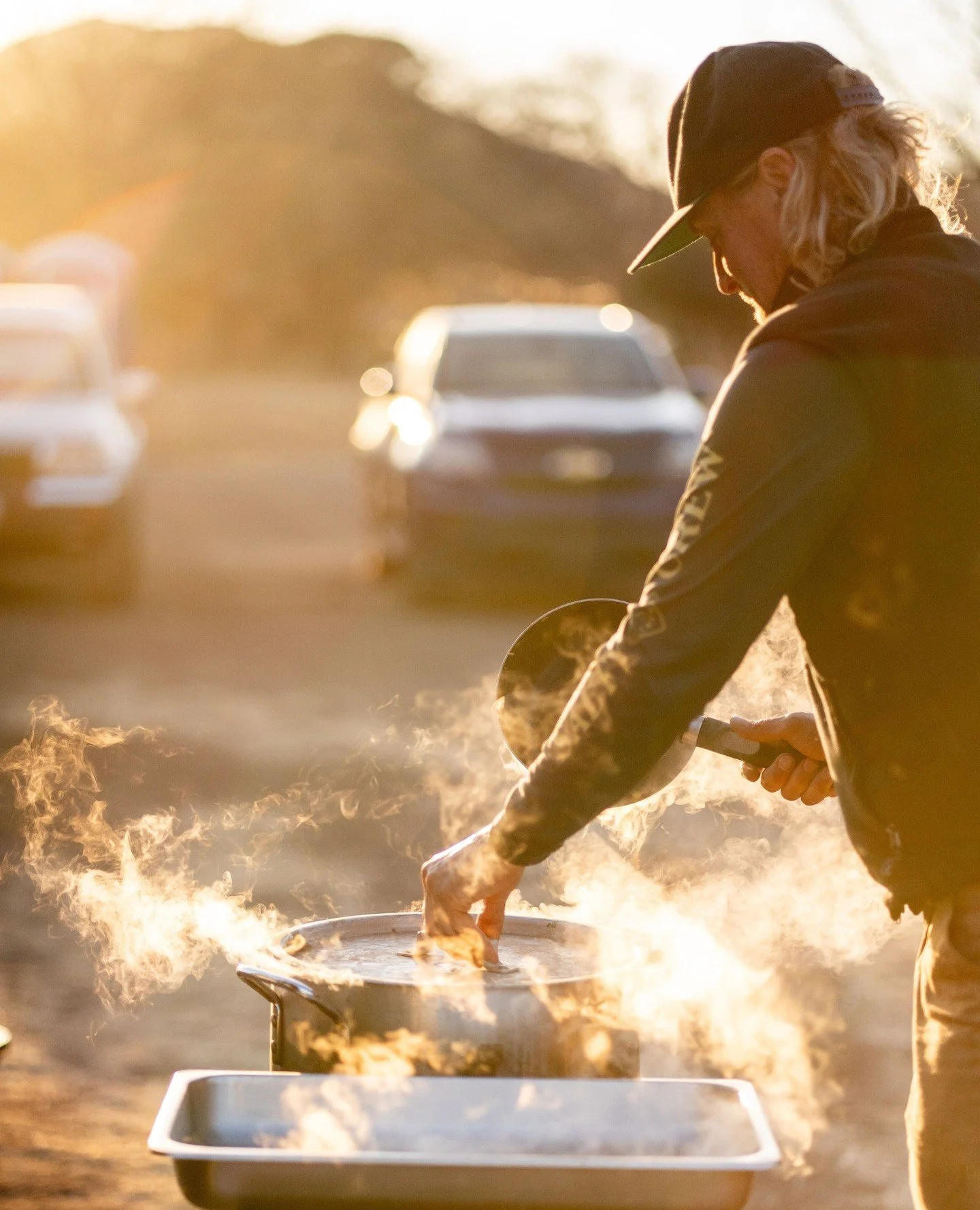 📣 AZ Monster 300 Volunteer Call! We still have a few spots to fill:⁠
⁠
🏕️ HQ &amp; Aid Stations (March 30 &ndash; April 3) ⚡ HIGHEST NEED⁠
⁠
- Check-in &amp; runner support⁠
- Finish line hype crew⁠
- Assisting runners and crews⁠
- Aid station setu