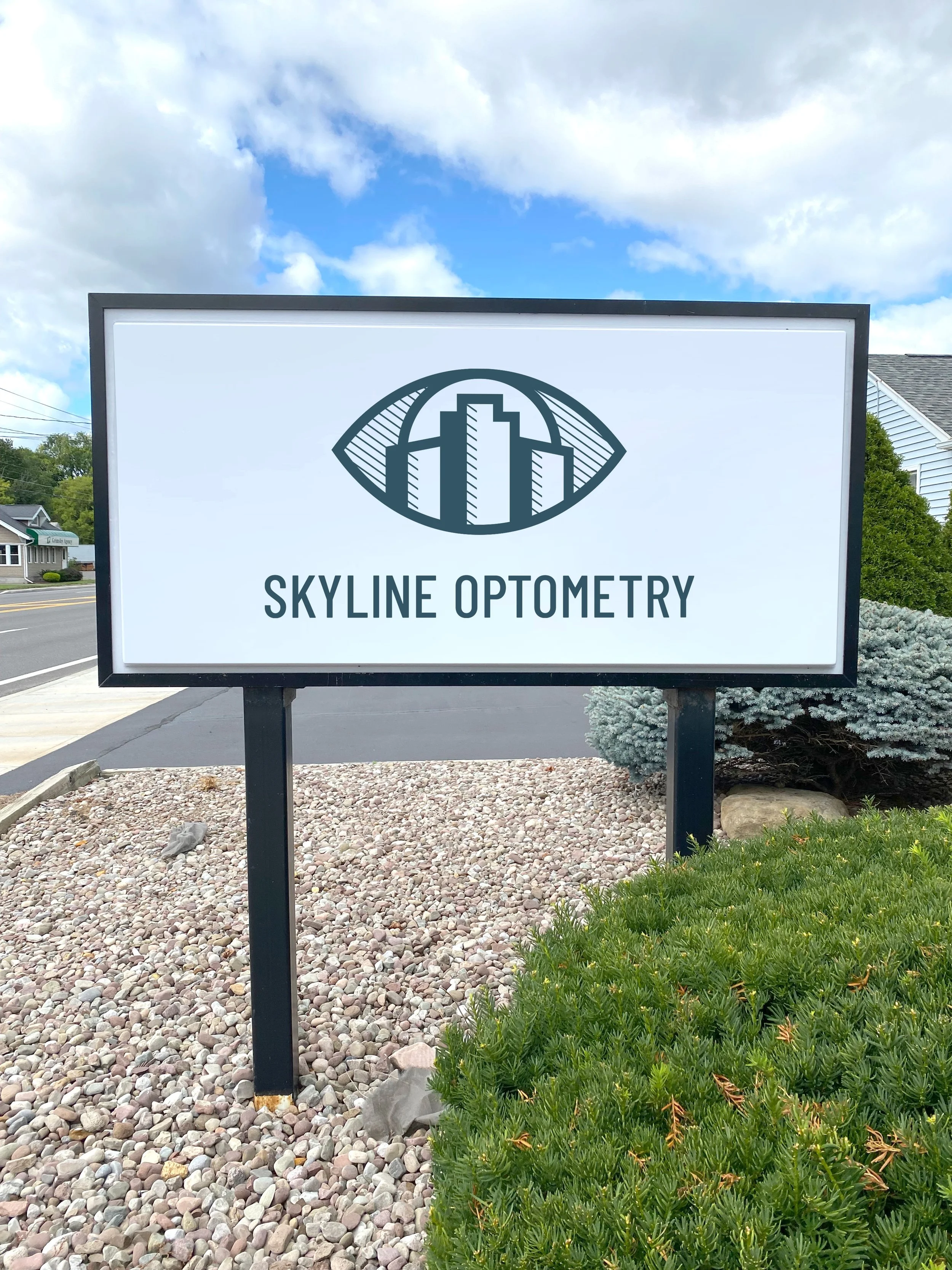 SkylineOptometrySign.jpg