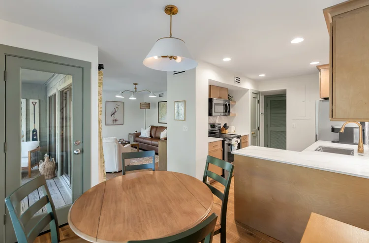 King bedroom with coastal design