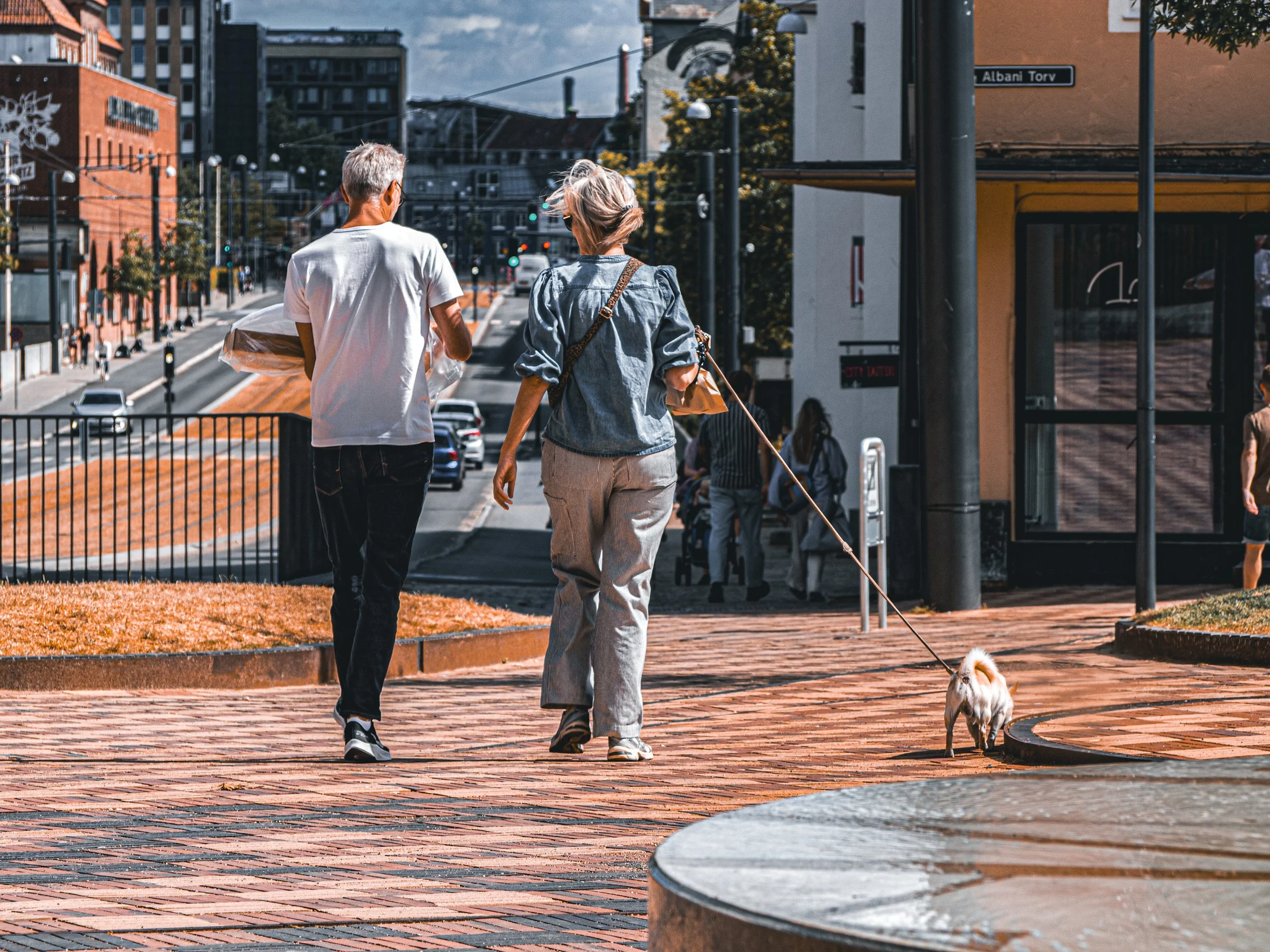 Par med hund color-kopi.jpg