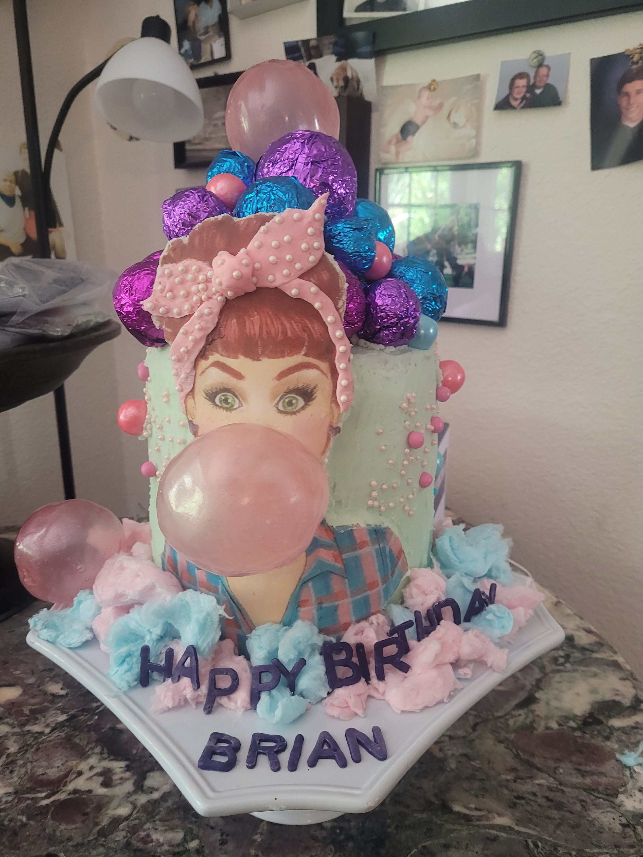 Pin Up Girl Cake (all edible)