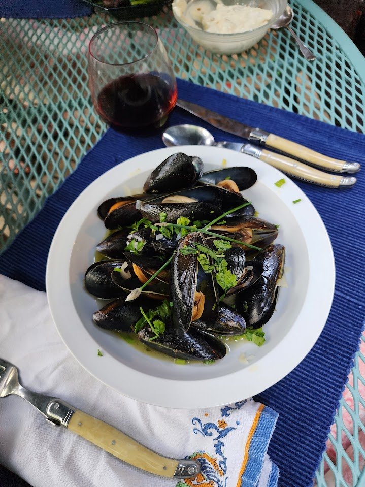 Mussels with White Wine and Herbs