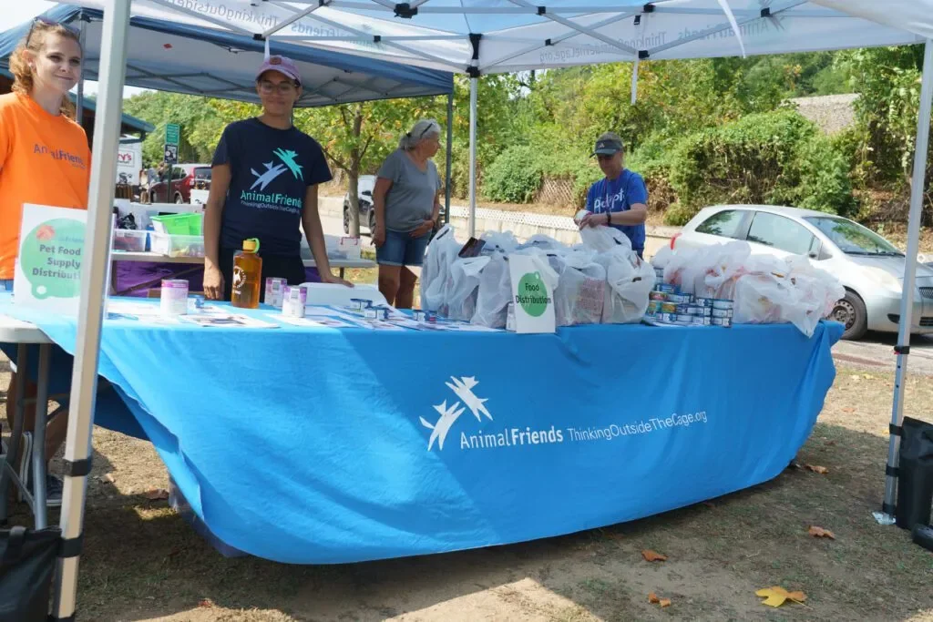 Animal Friends Thinks Outside the Cage