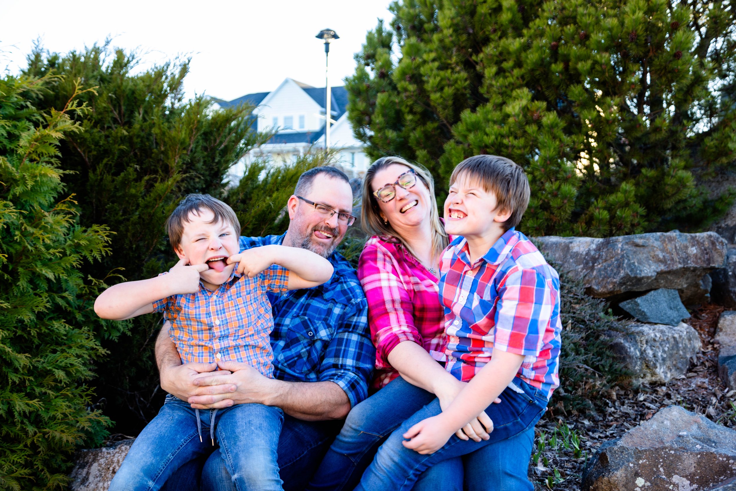 The Cooper Family | Family Photos at the Haileybury Waterfront
