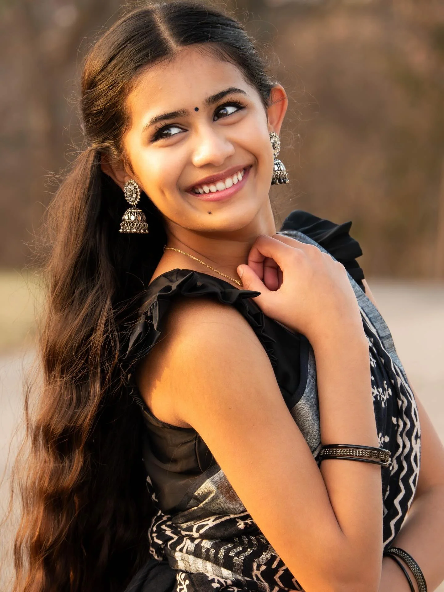 🖤🤍

📸 @nair.jayadev 

#saraarjun😘😘 #durandhar #sareelove #explorer #shararath