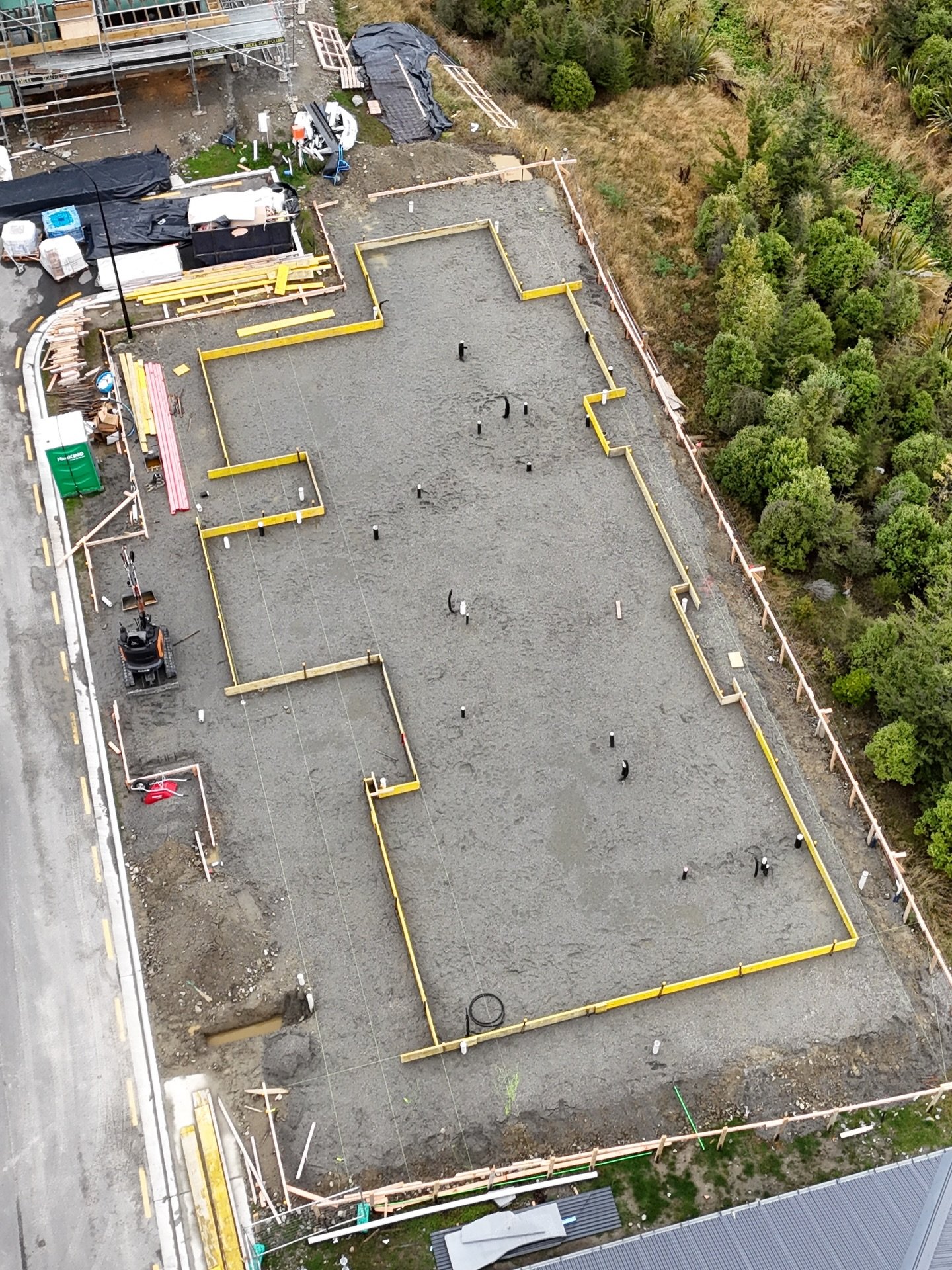 After a long planning process, it&rsquo;s finally happening at 4 Ah Gong Close&hellip; 🙌🏼
From early concepts and late-night decisions to boots on site, this one has been a journey already. Seeing it all come to life now hits different.

Earthworks