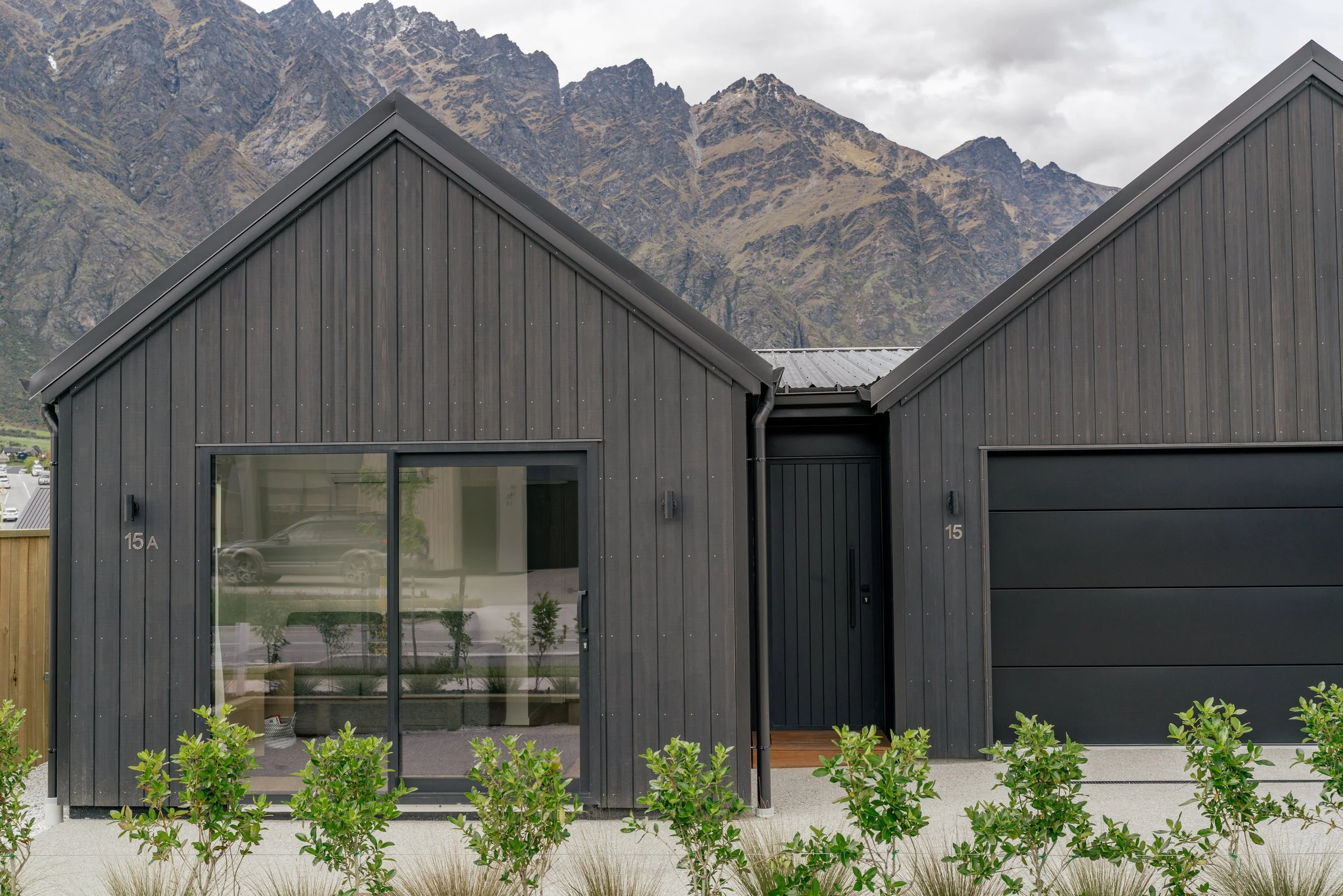 036_Open2view_ID585776-15_Grain_Close copy.jpg