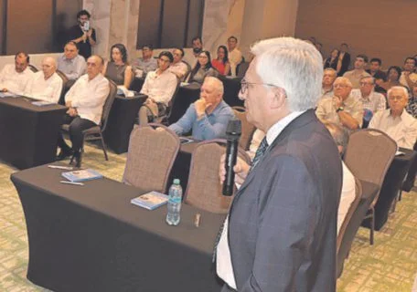  El Dr. Guering Eid, cardiólogo intervencionista invitado y ponente de la conferencia en el Hyatt. 