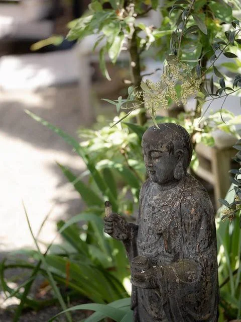Incense-Guy-3.jpg