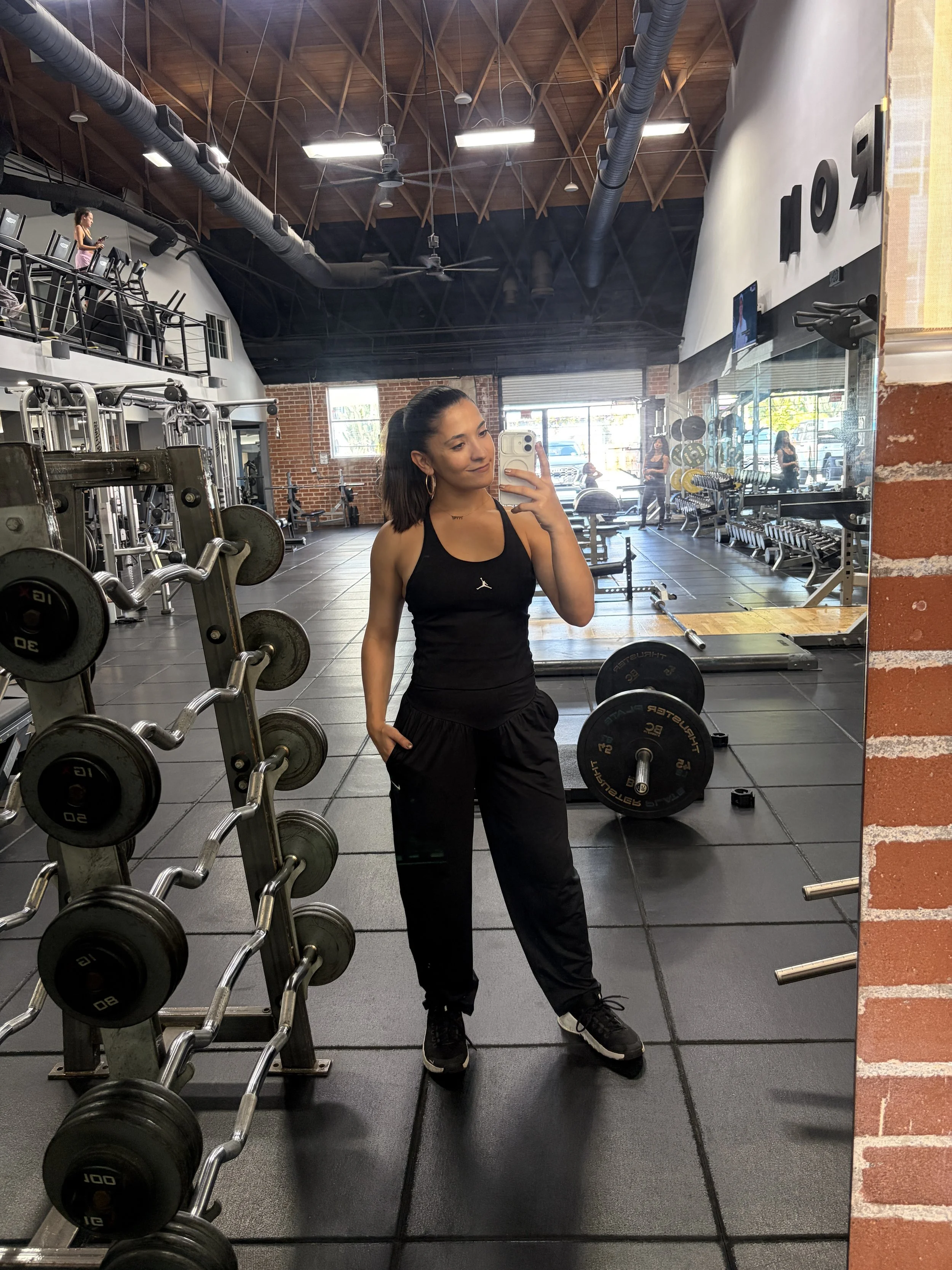 How to Overcome Gym Anxiety &amp; Feel Confident Working Out