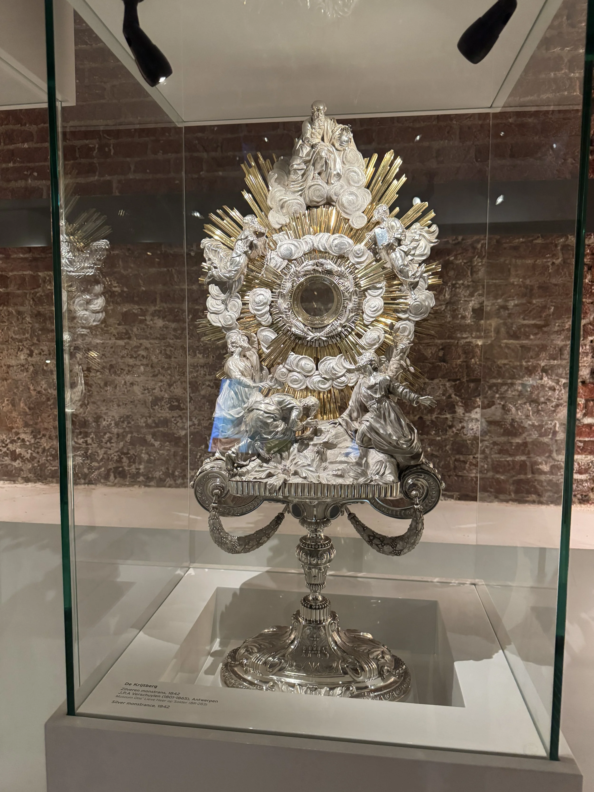 Ornate religious relic displayed in a glass case at Museum Ons’ Lieve Heer op Solder Amsterdam