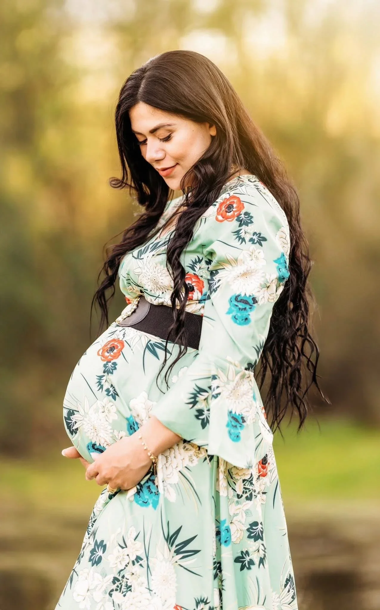 Finding the Right Maternity Photographer Surrey: A Gentle Guide to Capturing Your Pregnancy
