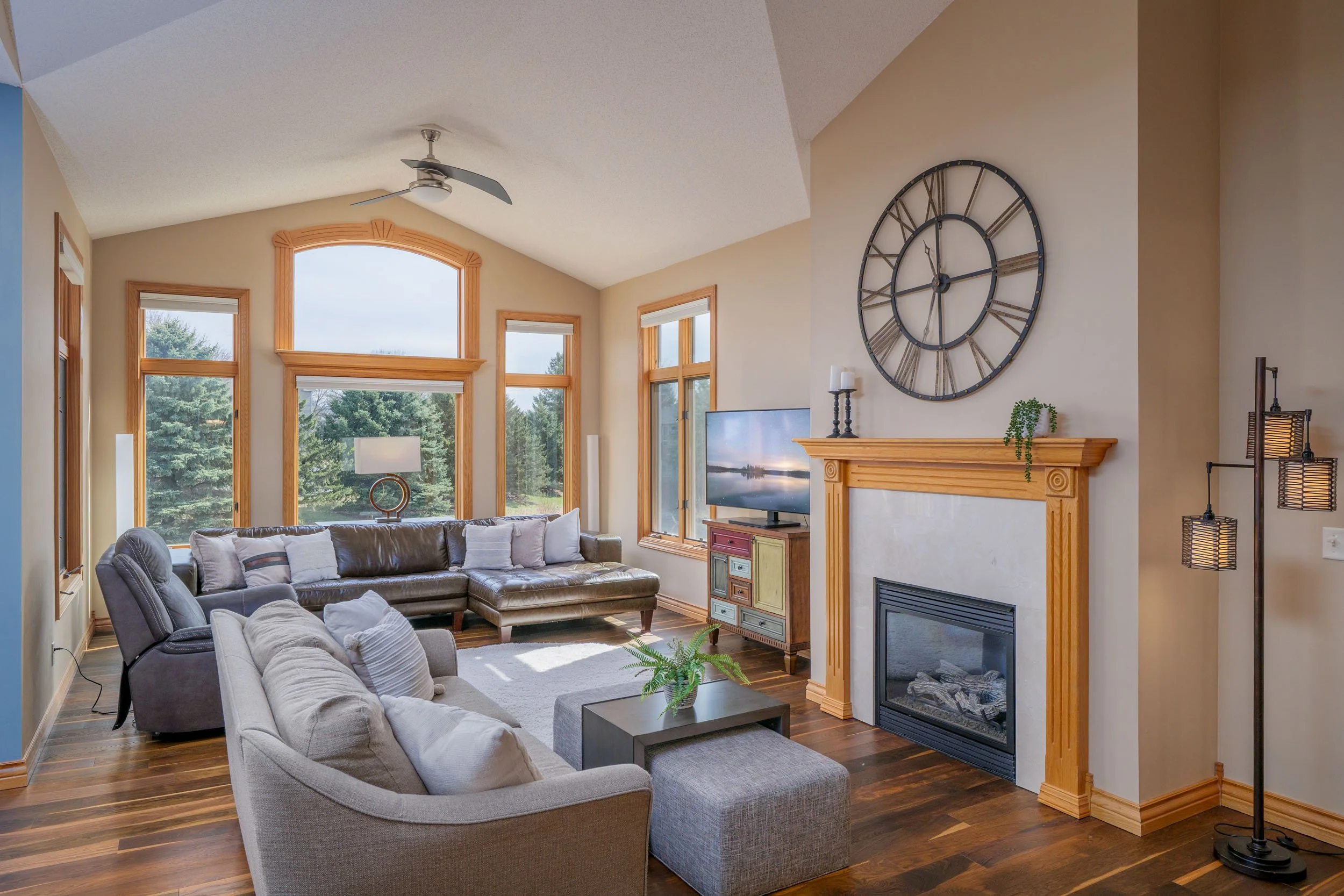 11362 Hillcrest_web_23.jpg