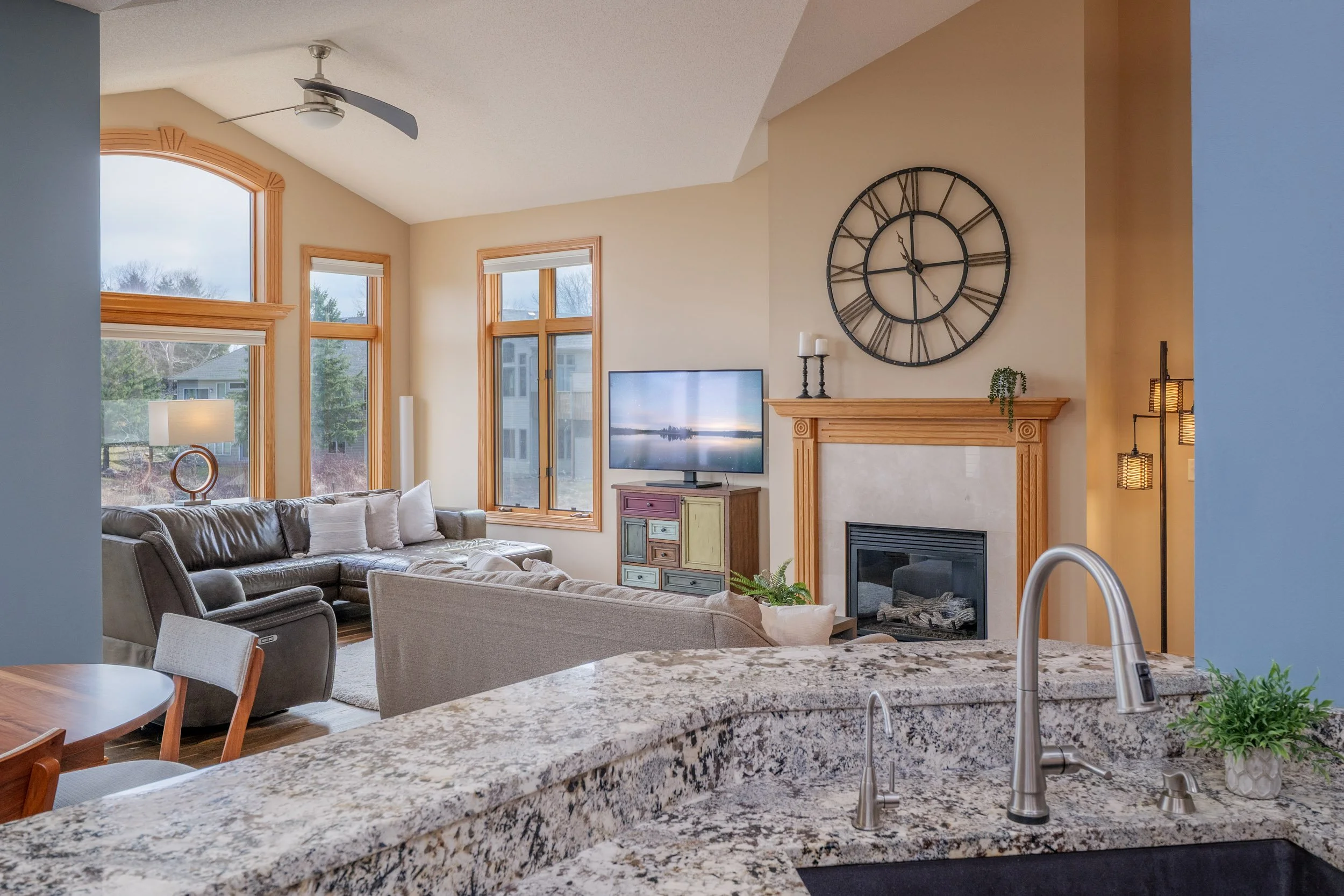 11362 Hillcrest_web_17.jpg