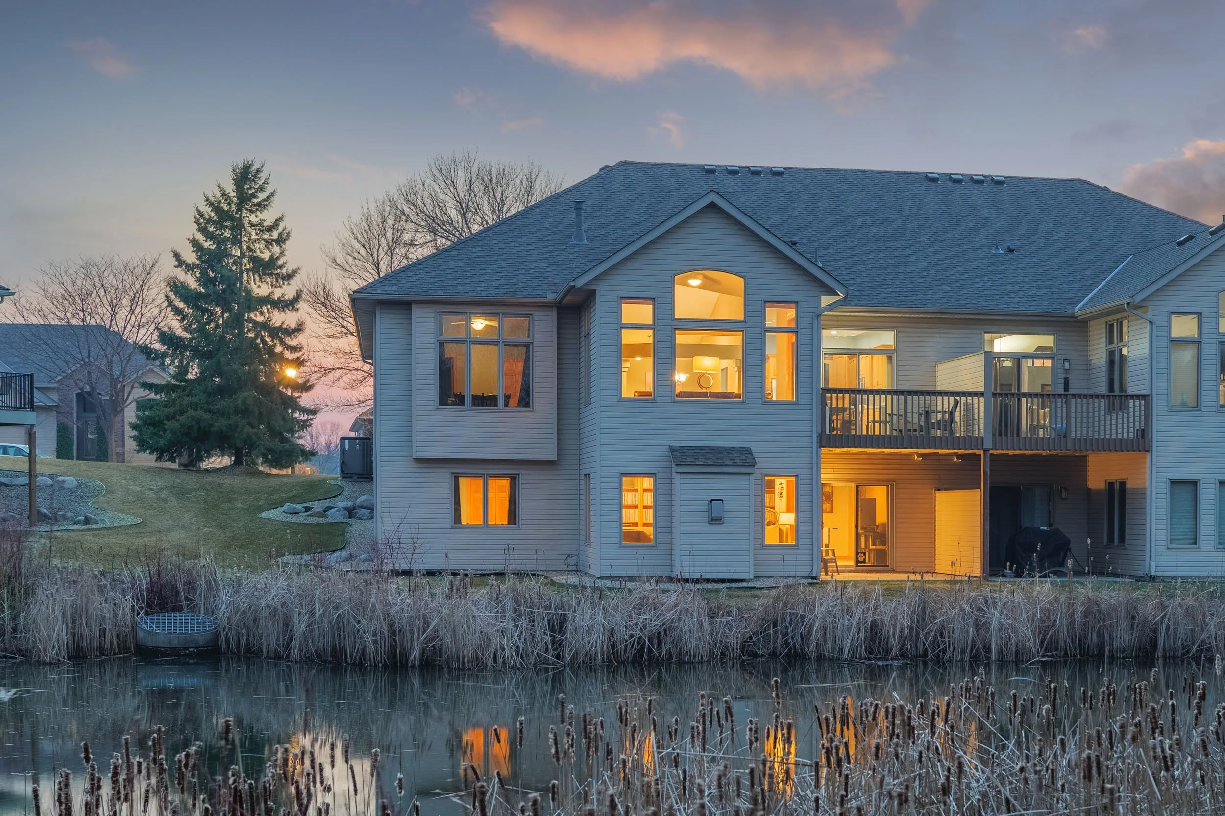 11362 Hillcrest_web_05.jpg