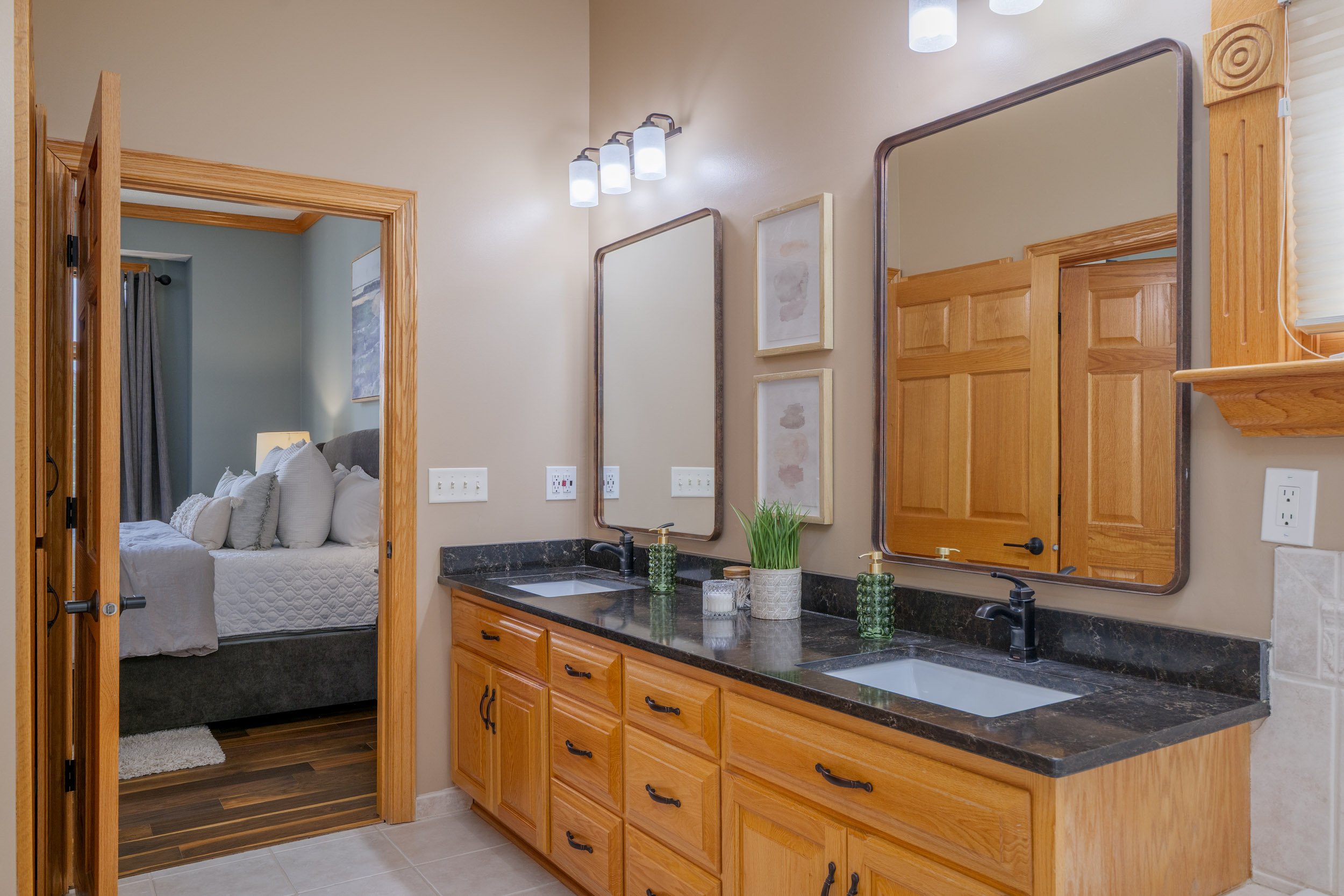 11362 Hillcrest_web_30.jpg