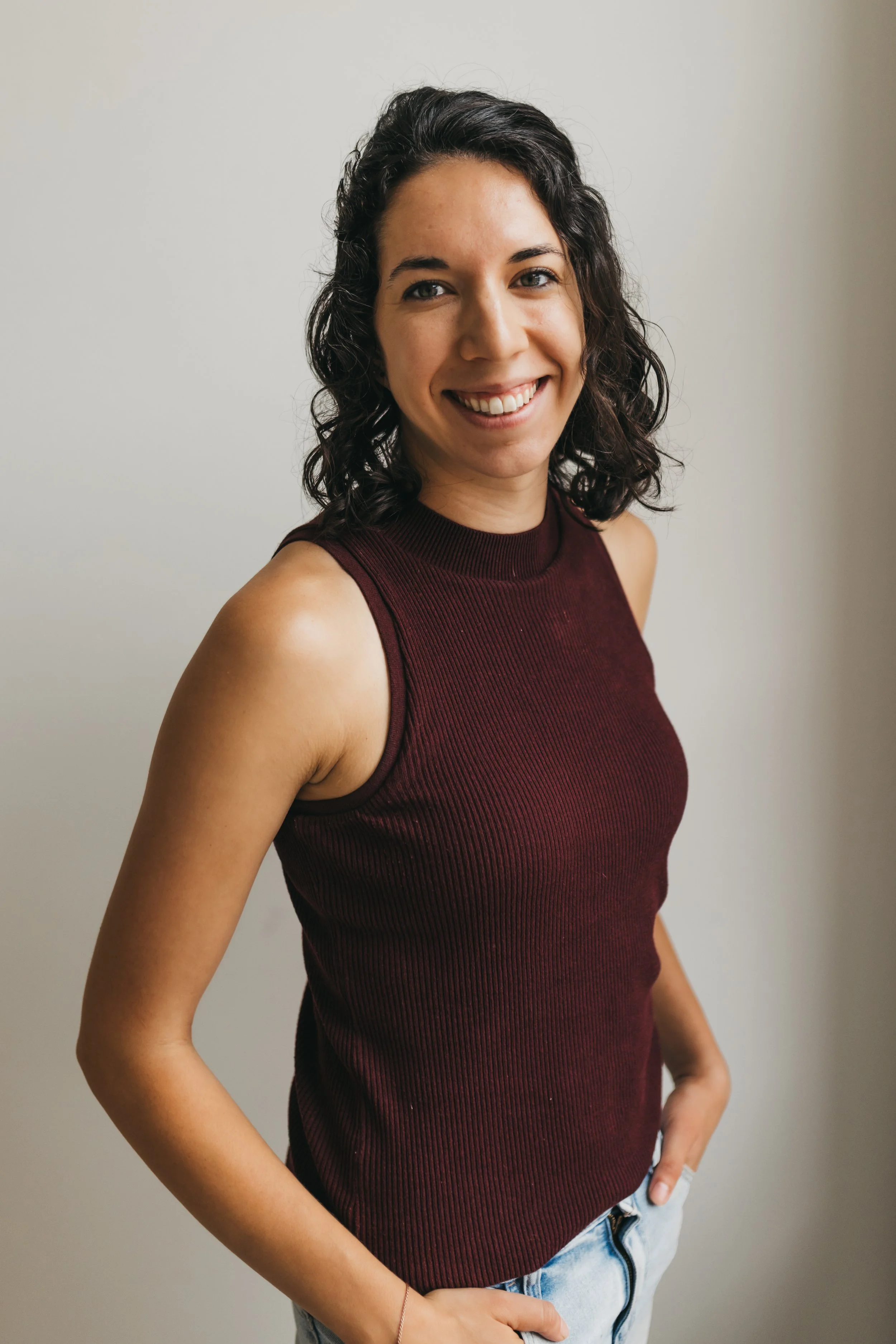 An upper body shot of Kendra Henkel of Henkel Communications, specializing in freelance business technical writing and editing