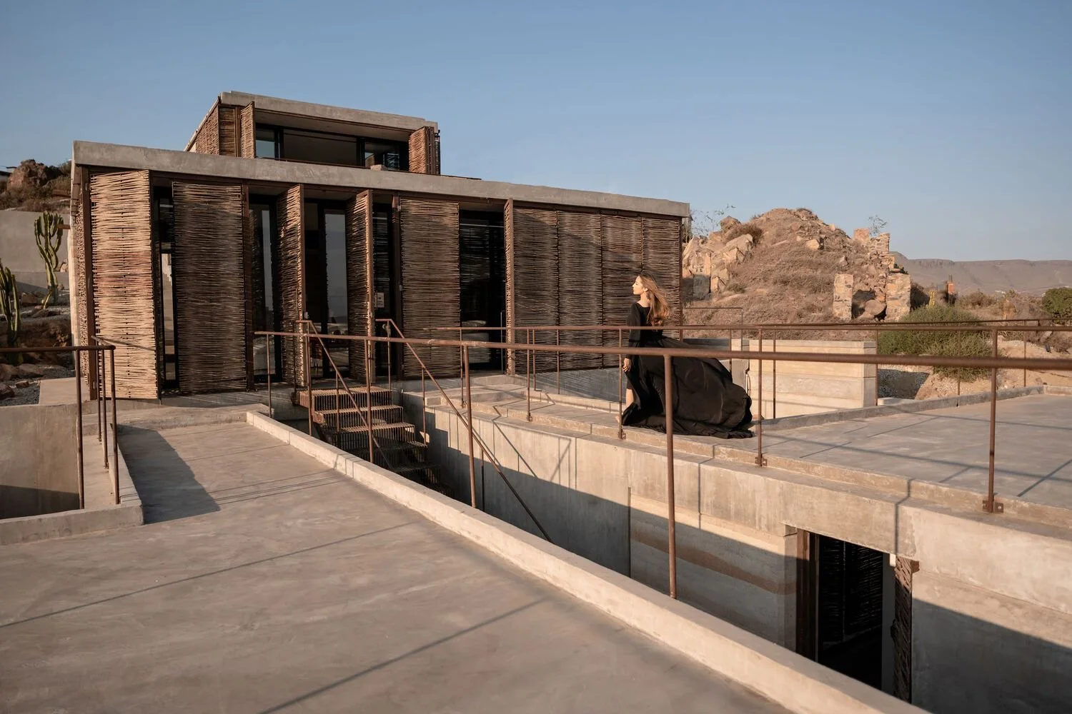 casa-martha-arquitectura-nativa_5 sombra en fachada 1.jpg