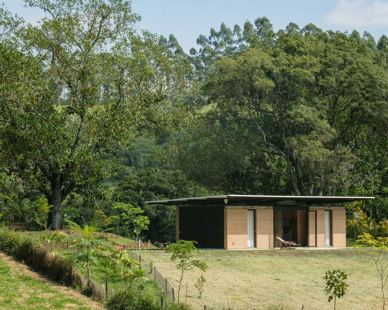 casa-guararema-terra-e-tuma-arquitetos-associados_3.jpg