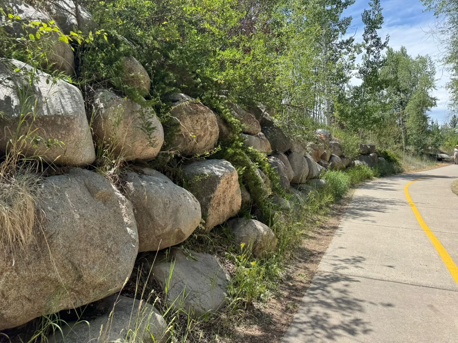Muro de contención de piedra 