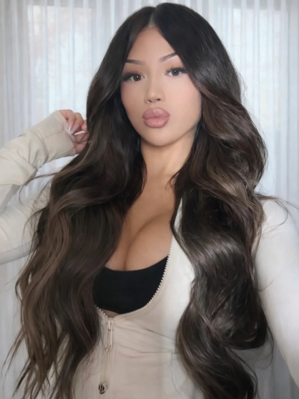 The kind of hair that makes strangers stare, girls ask questions, and exes suddenly remember your name.

This is the signature ELLEGRA 24&rdquo; 240g luxury hair extension transformation giving rich girl, soft glam, real-life doll energy from every a