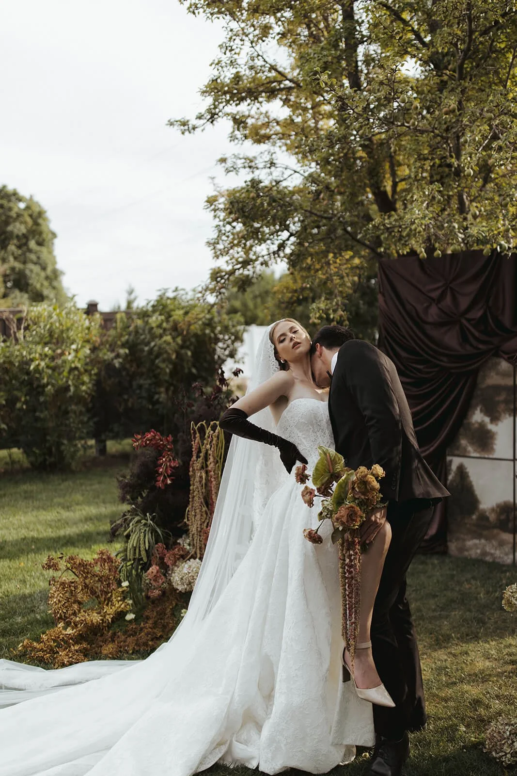 modern-bridal-bouquet-utah-bridal-bouquet-salt-lake-bridal-flowers-park-city-wedding-flowers.jpg