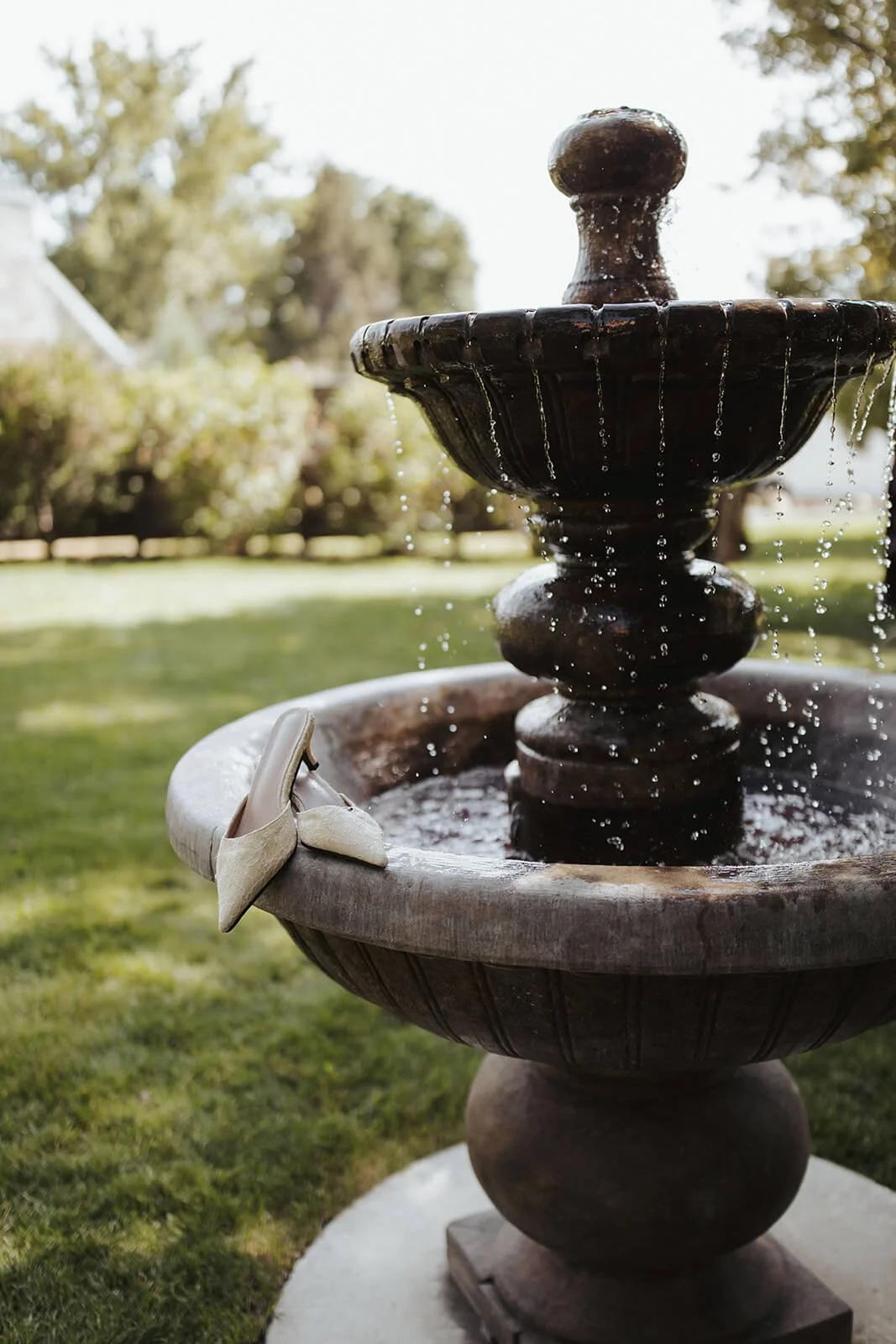 utah-wedding-flowers-utah-wedding-florist-salt-lake-wedding-flowers-salt-lake-wedding-florist-park-city-wedding-flowers-park-city-wedding-florist-fountain.jpg