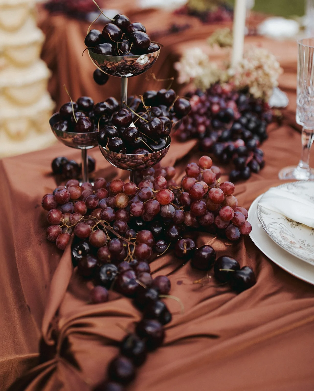grapes-table-wedding-fruit-wedding-inspo-tuscan-wedding-inspiration-grapes-fruit.jpg