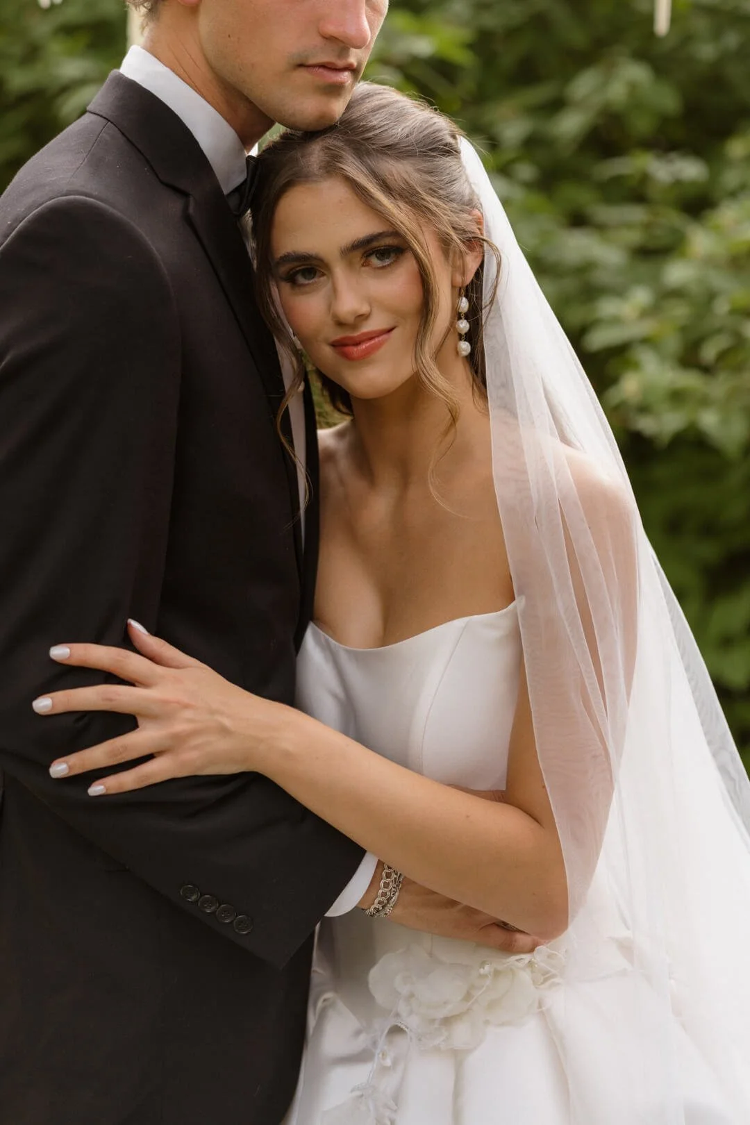 Utah bride and groom at a Utah county wedding venue.