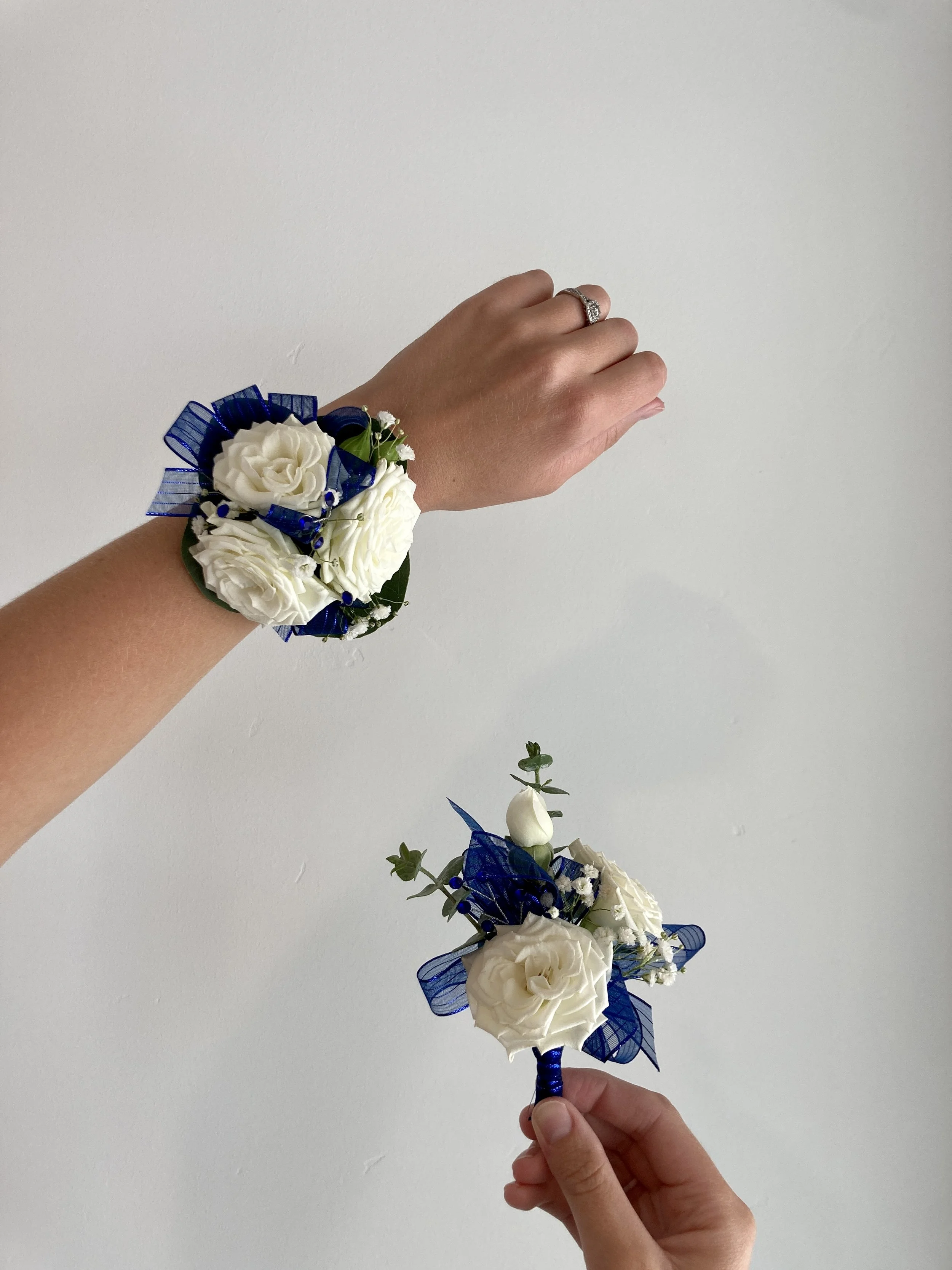 blue-corsage-flowers-blue-boutonniere-utah-wedding-flowers-tooele-dance-flowers-stansbury-park-flowers-grantsville-dance-flowers.jpg