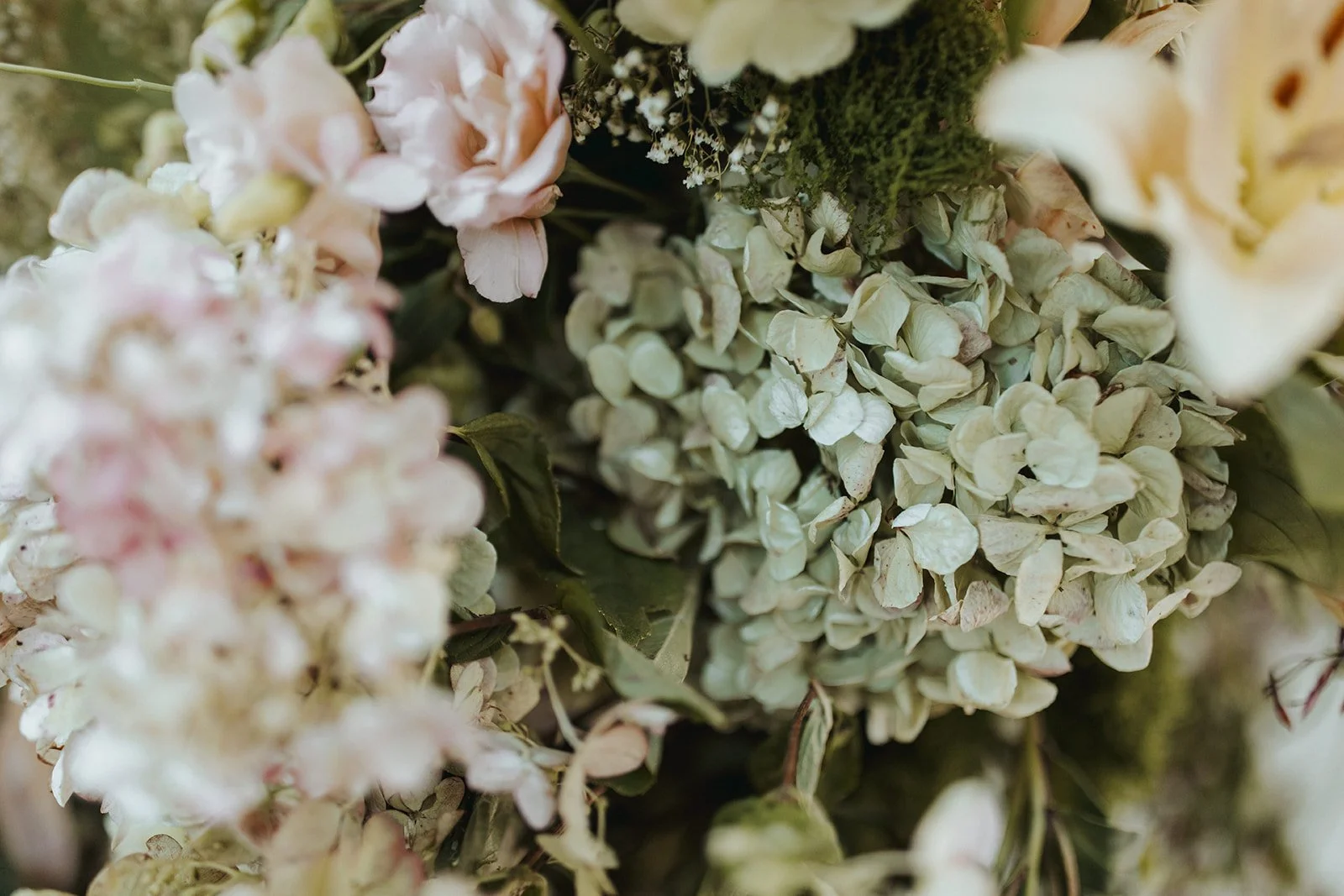 garden-wedding-flowers-hydrangea-wedding-flowers-utah-wedding-florist-affordable-utah-wedding-florist-affordable-salt-lake-wedding-florist-luxury-park-city-wedding-florist-utah-wedding-flowers.jpg