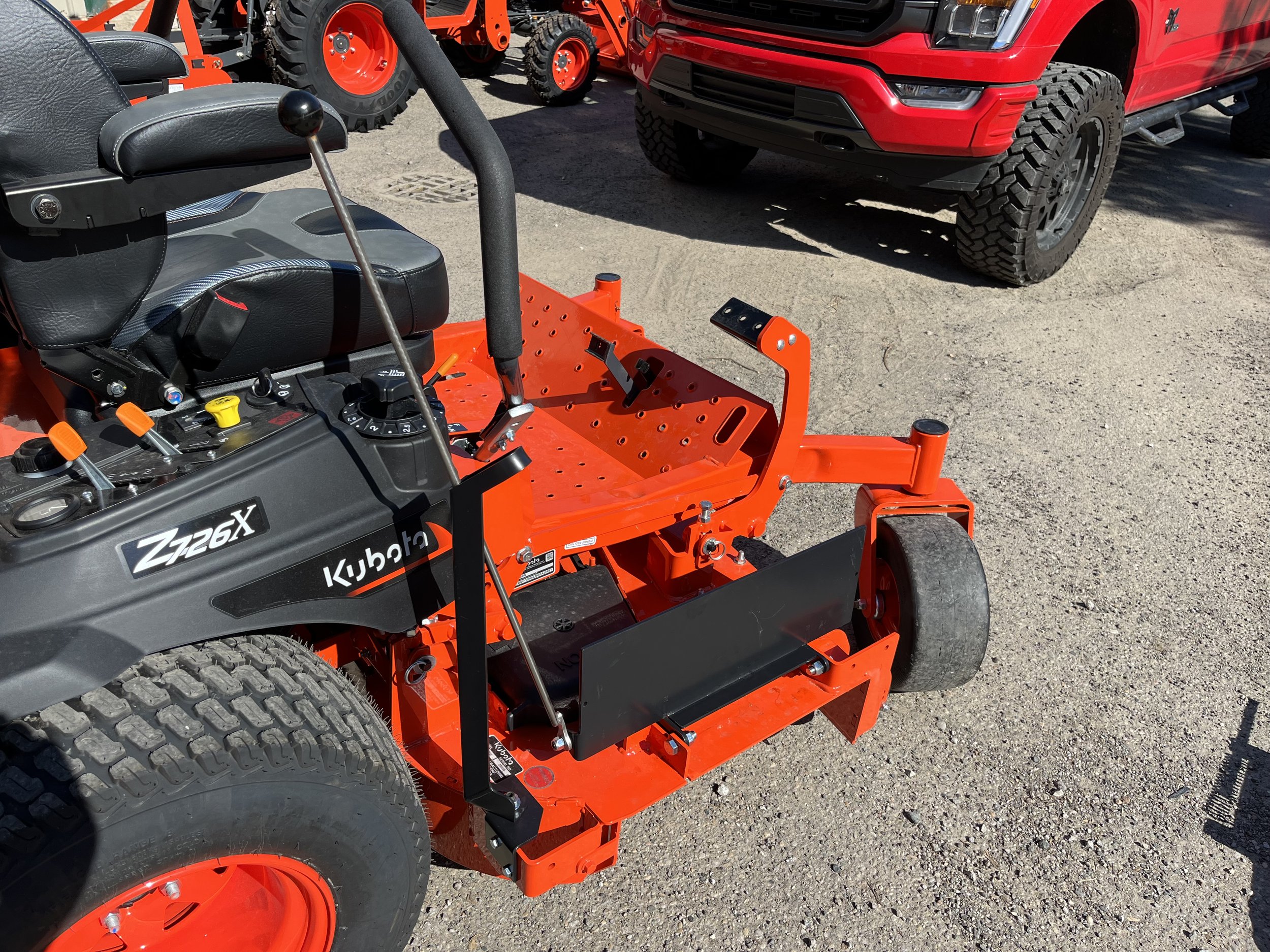 KUBOTA: Z–54” & 60” Decks on Kubota 400 and 700 Series Mowers–Will