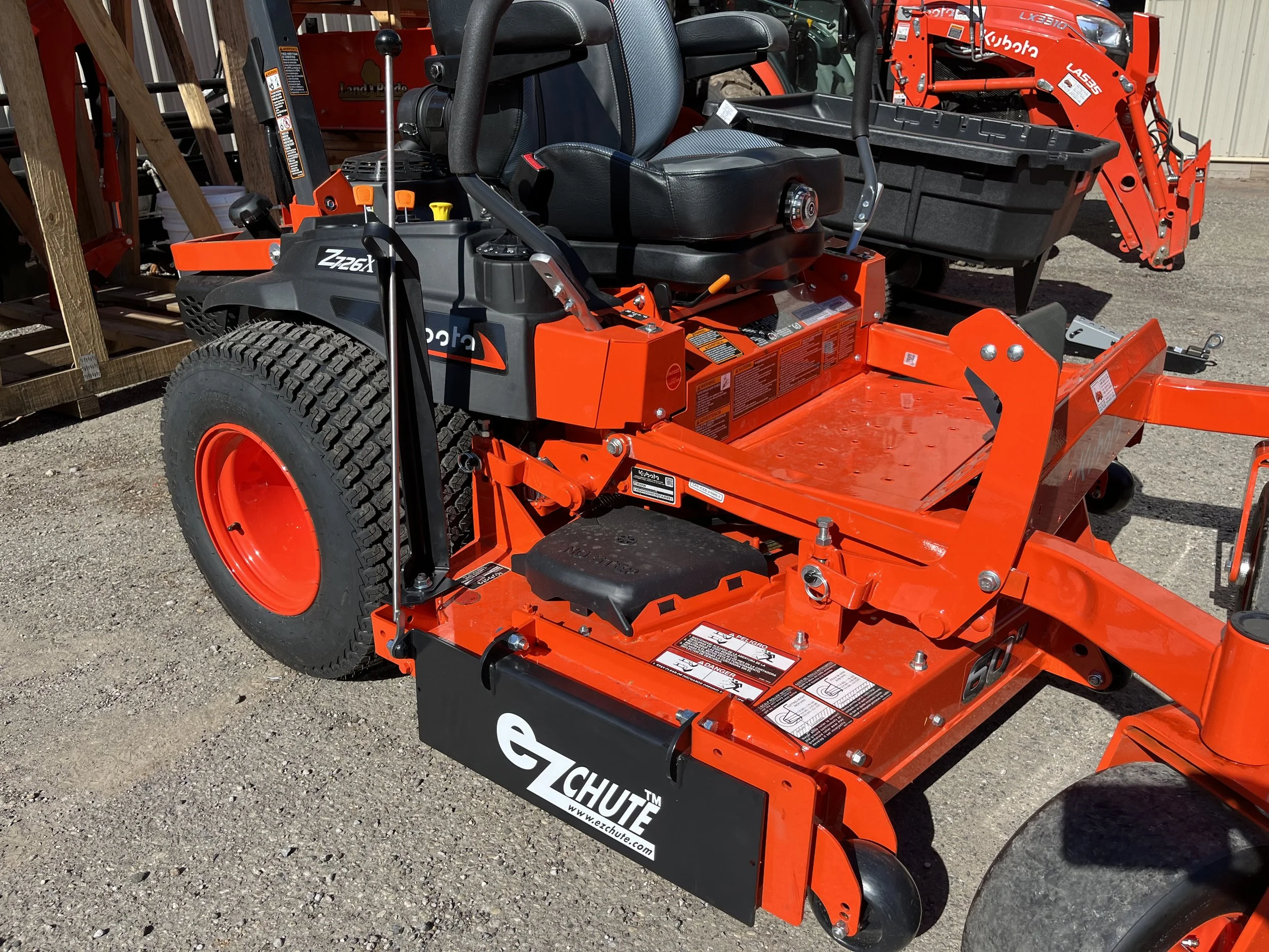 KUBOTA: Z–54” & 60” Decks on Kubota 400 and 700 Series Mowers–Will