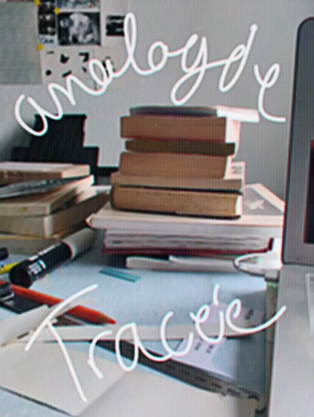 Vieux papiers
Anciens livres 

Oc&eacute;an de nouveaut&eacute;s 
Po&egrave;mes retrouv&eacute;s

#blackoutpoetry #oldbook #analogie #artmail #womanart