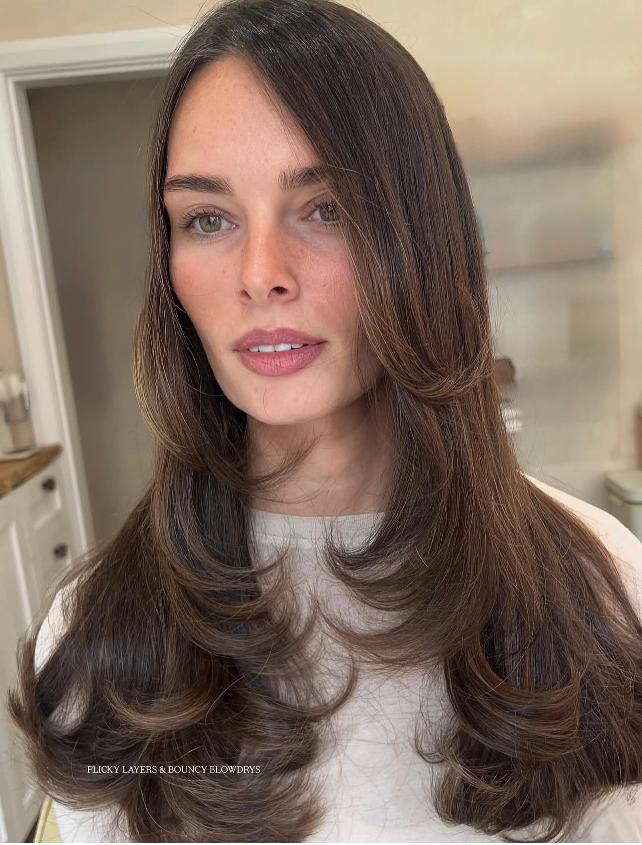 ⸻

Some of our girls gorgeous work ✨🫶🏼
@bouncyblowoutbychloe 

Who else is obsessed with a flawless bouncy blow? 😍

Not only does Chloe create bounce with shine, but her blowouts last the whole week 🙌🏼

Her blondes are beautifully creamy, her fo