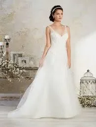[Alfred Angelo] 8572 dress gallery photo