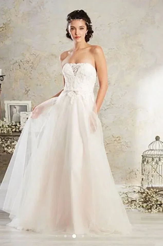 [Alfred Angelo] 8564 dress gallery photo