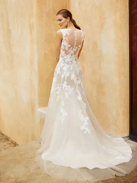 [Enzoani] Beautiful BT16-27 dress gallery photo