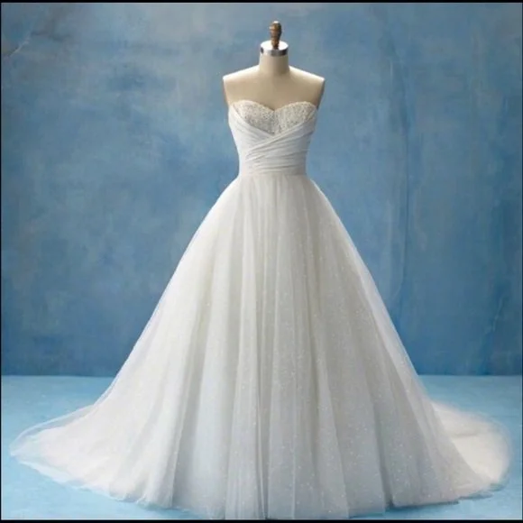 [Alfred Angelo] 205 dress gallery photo