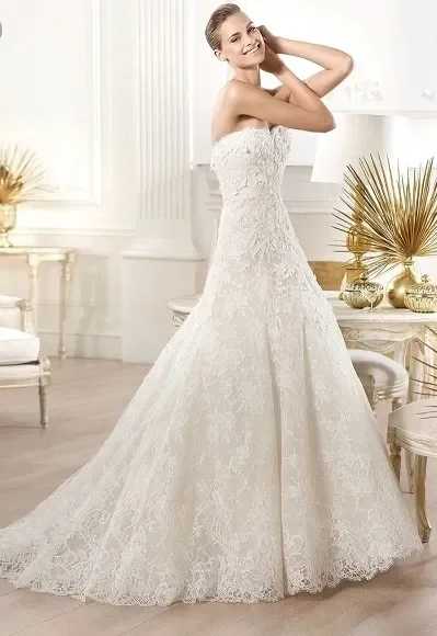 [Pronovias] Yessen dress gallery photo
