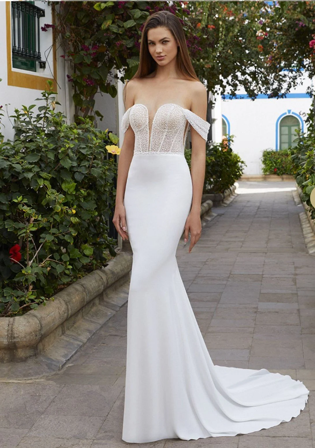 Enzoani Blanca dress gallery photo