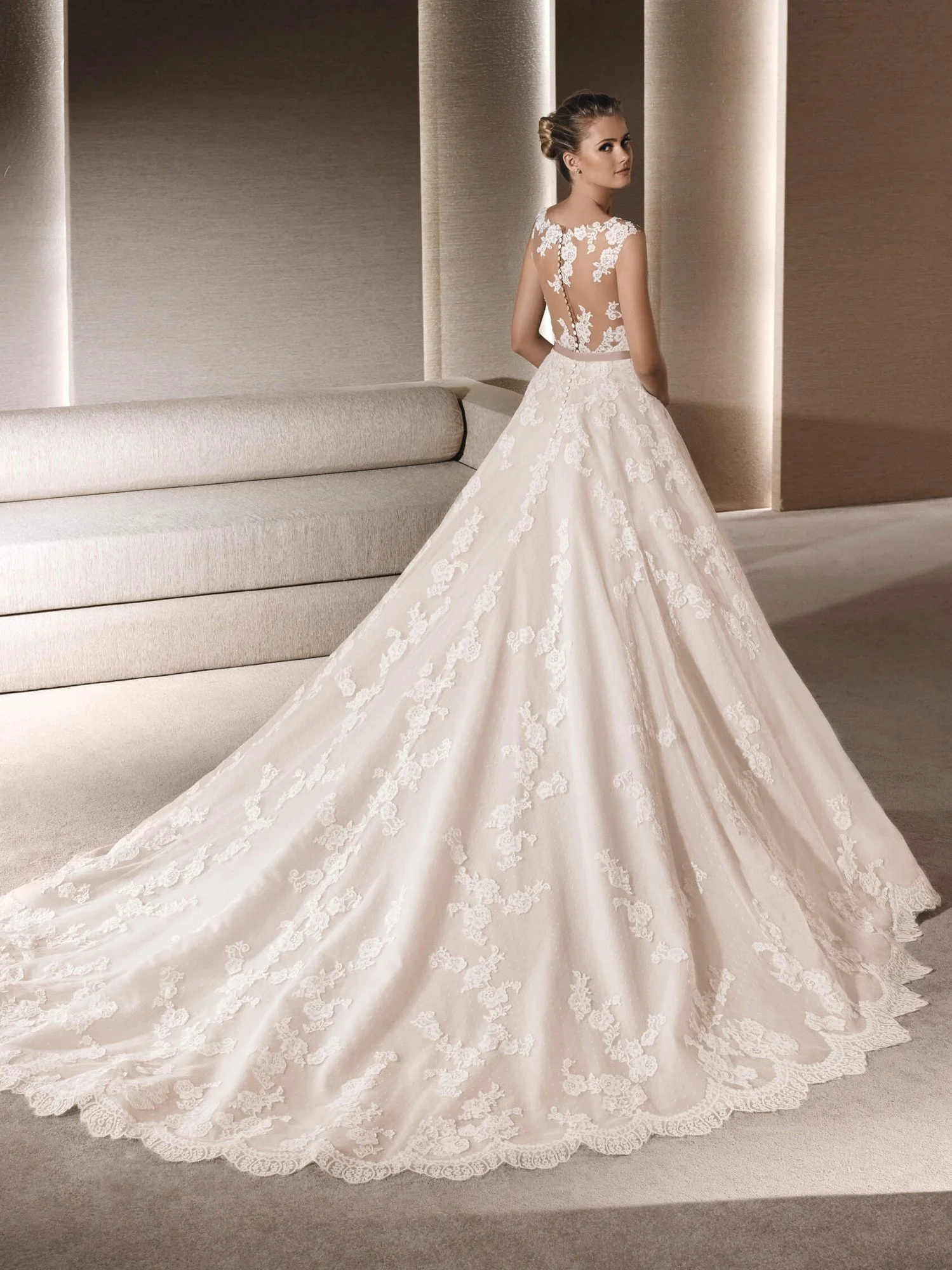 [La Sposa] Roby dress gallery photo