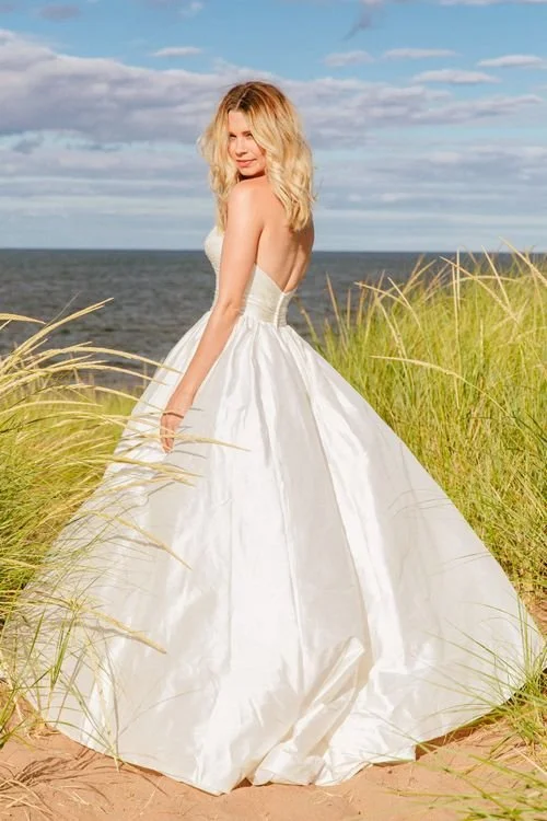 [Lee-Ann Belter] Truelove dress gallery photo