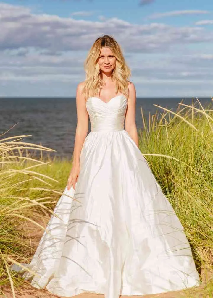[Lee-Ann Belter] Truelove dress gallery photo