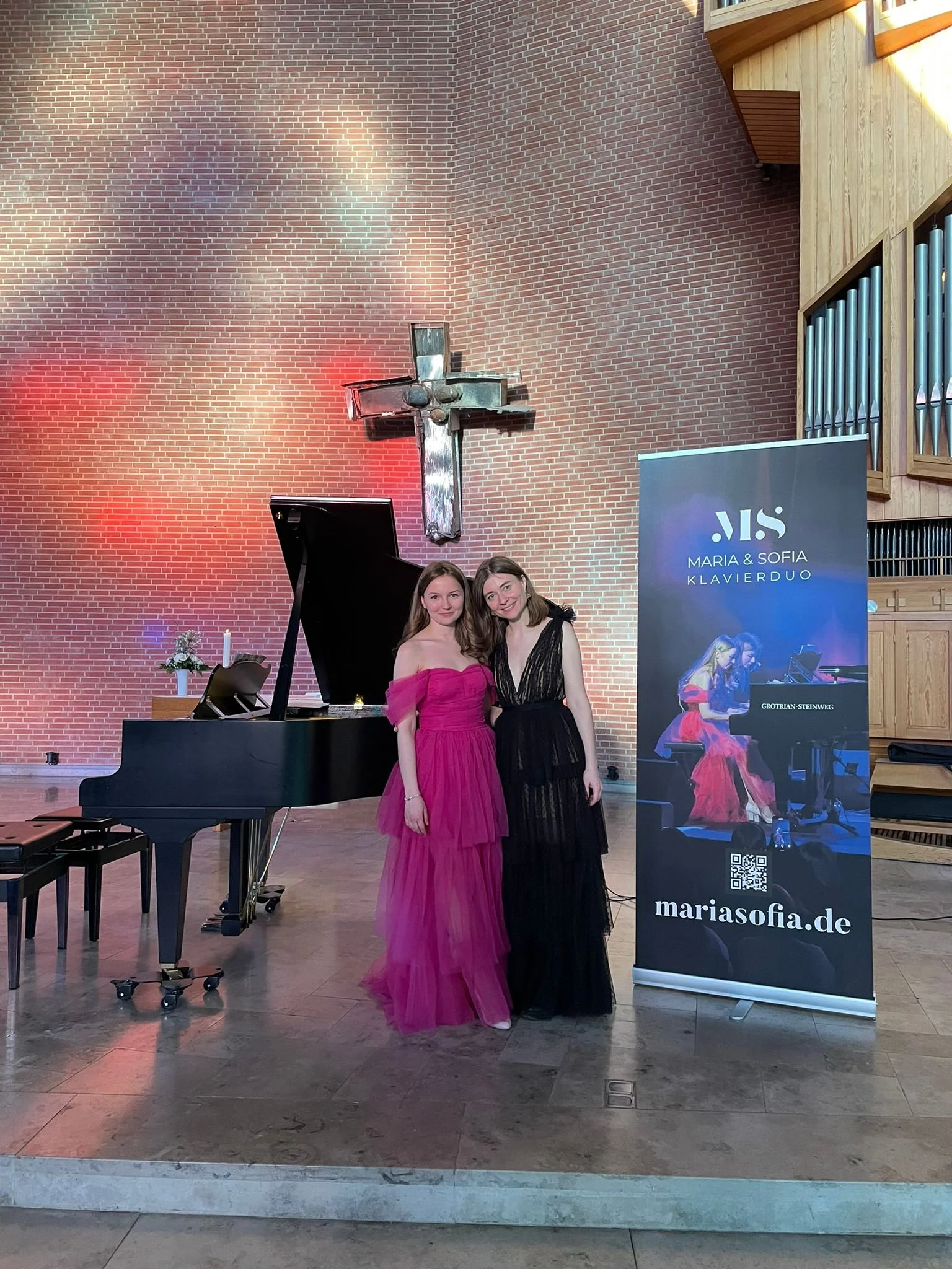 Maria &amp; Sofia Klavierduo in Wunstorf